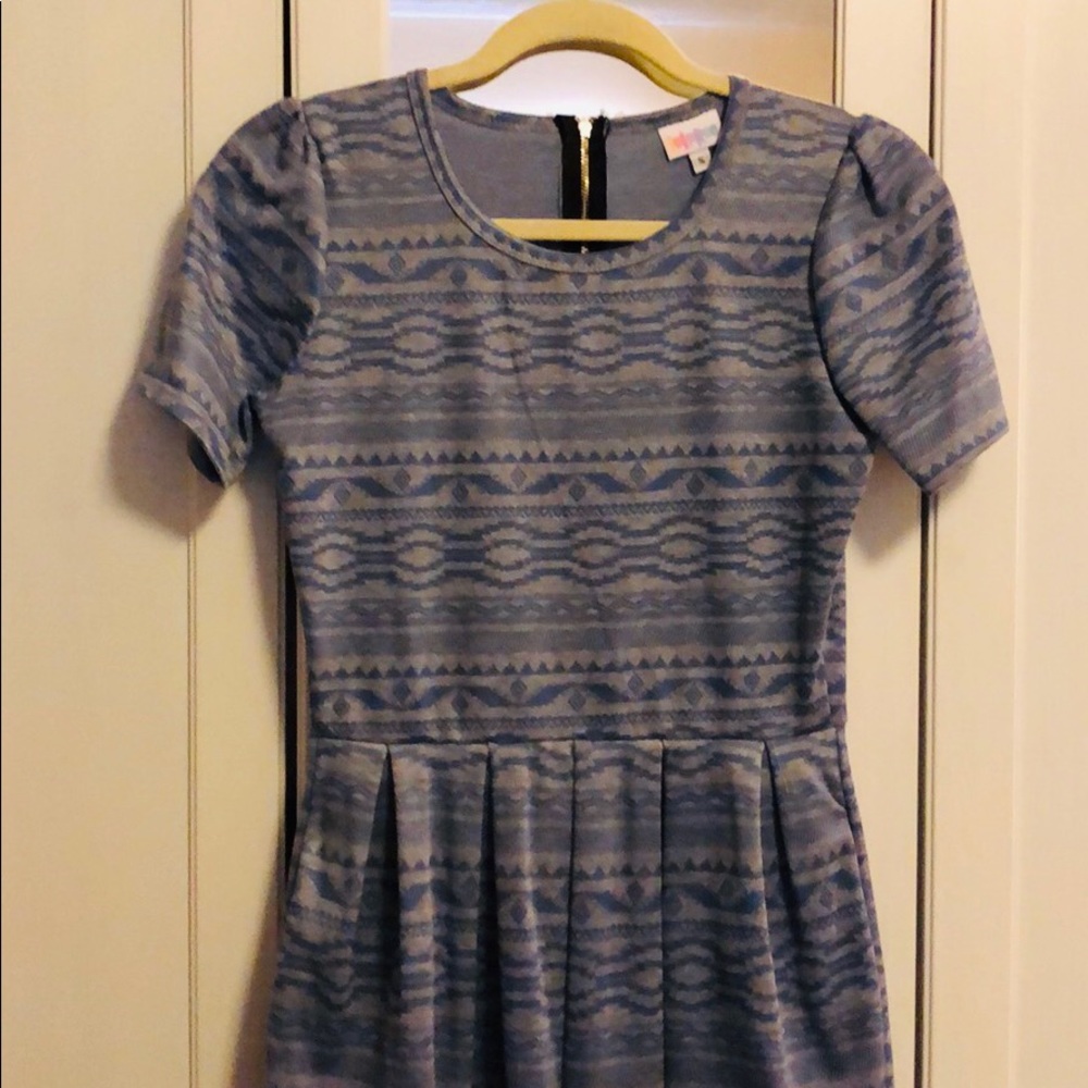 Lularoe Amelia dress size small